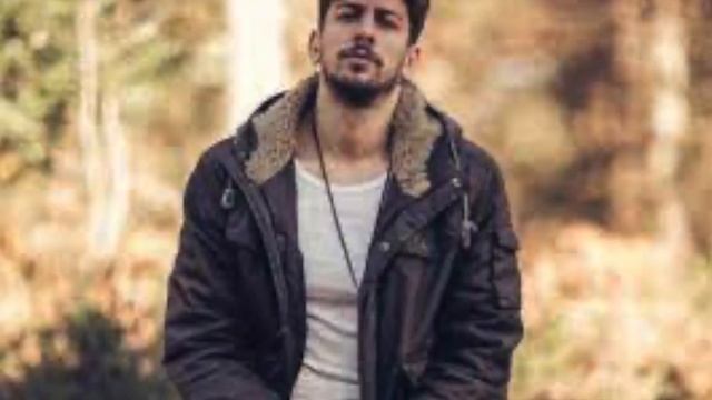 Can Yaman y Demet Özdemir fueron a casa de Birand Tunca para no dejarlo solo смотреть онлайн