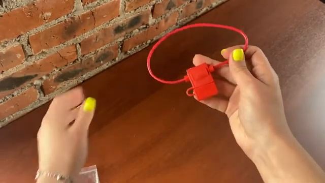 Держатель флажкового предохранителя прямоугольный влагостойкий красный ABRO