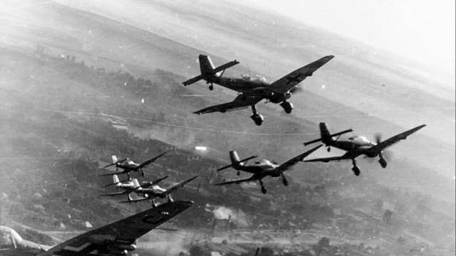White noise - Junkers Ju 87 Stuka sound смотреть онлайн