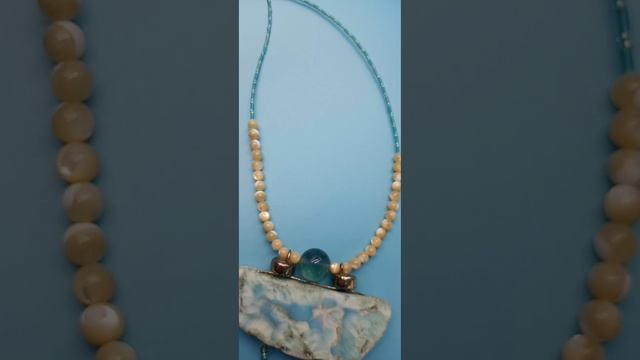🔹️💙Larimer wi Blue Fluorite💙🔹️ necklace: Inset bezel for assured hold- rutilated quartz accent. смотреть онлайн
