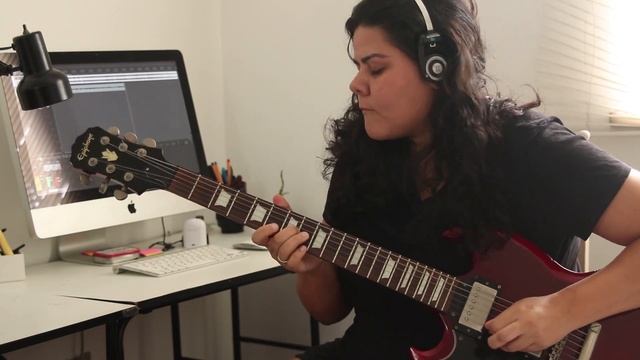 Smoke on the water - Deep Purple (Guitar Solo - Ester Marak) смотреть онлайн