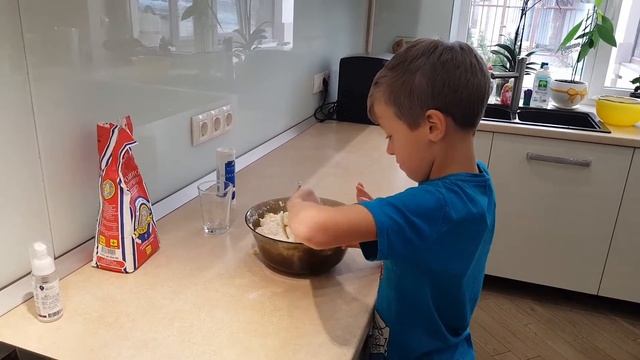 Готуємо палюшки - традиційну українську страву. смотреть онлайн