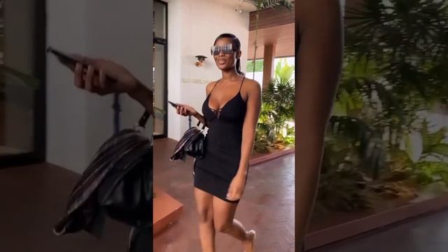 A colored woman's sexual walk #shorts #highheel #dress #woman #black #perfectbody #public #elegant смотреть онлайн