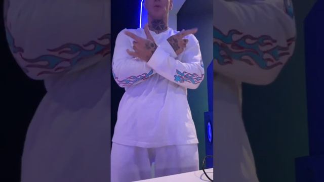 Решили успеть застать наше любимое 3 число и сделать для вас дроп перед мартовским праздником. смотреть онлайн