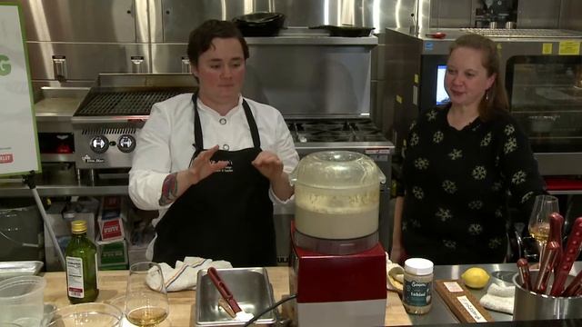 Driftless Café chef Mary Kastman makes butternut squash hummus | Cooking with the Cap Times смотреть онлайн