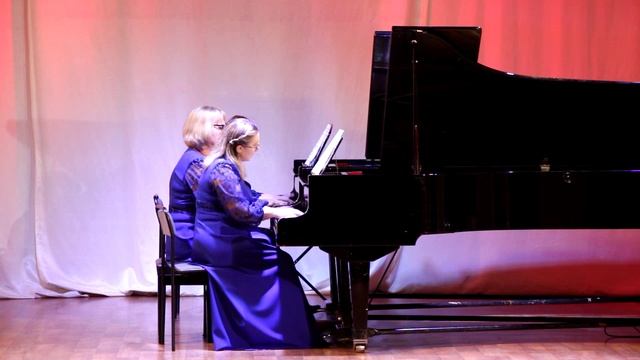 01 М. Мошковский "Блестящий вальс", исп. фортепанный квартет "Гармония" смотреть онлайн