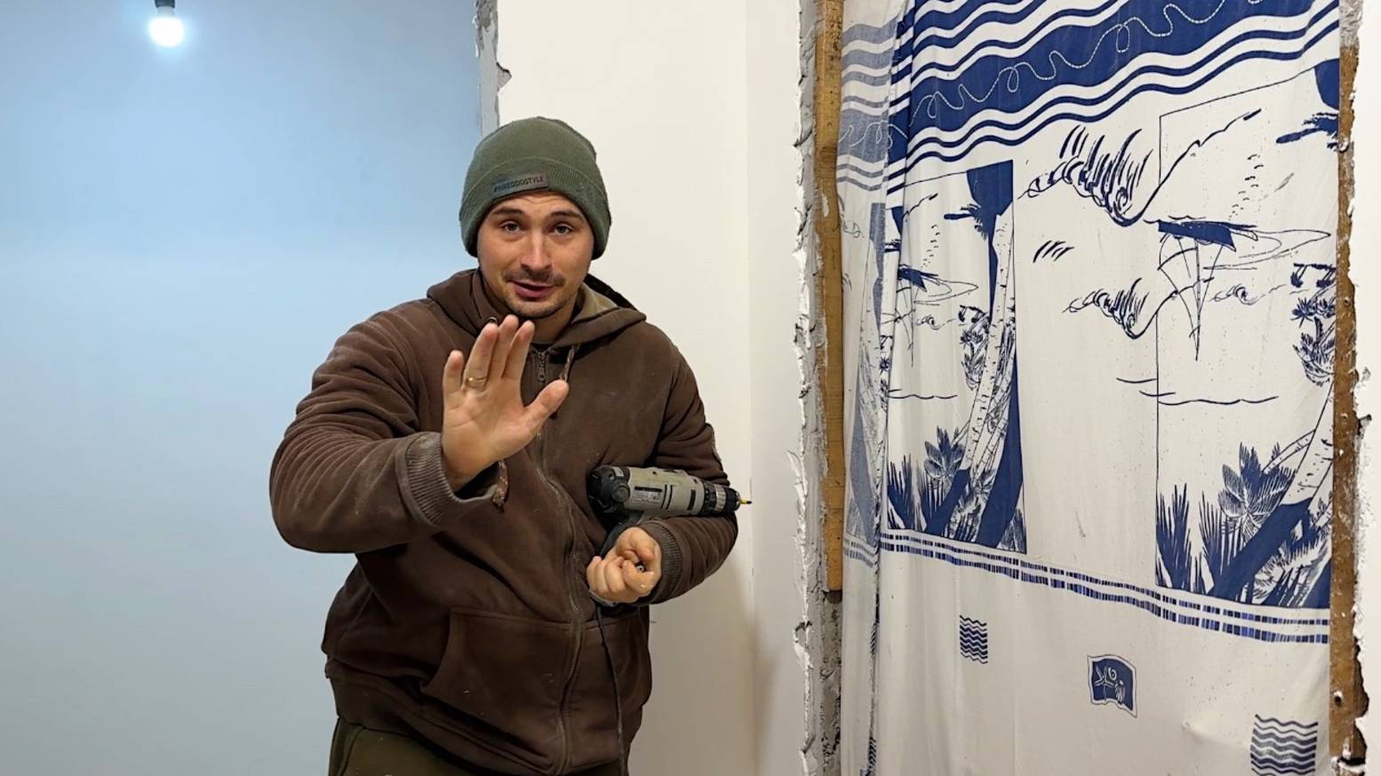 Открываем новый вход в дом. Стены готовы. Ремонт продолжается. Жизнь простых людей в деревне. смотреть онлайн