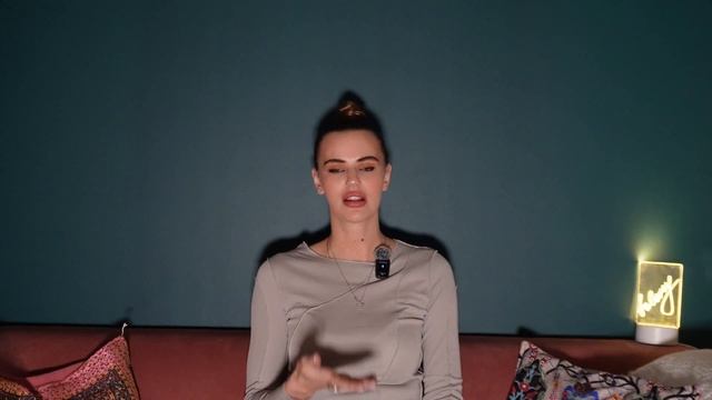 Психо-разбор фильма Субстанция. Говорим о женской самооценке. Симптомы нарциссизма. Чему учит фильм смотреть онлайн