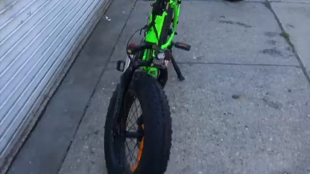 NEW Mini LBC in neon green смотреть онлайн