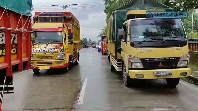 Mencekam !! Ratusan Sopir Truk di Purbalingga Blokade Jl S Parman смотреть онлайн