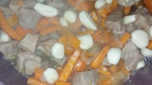 Рисовая каша с мясом в казане