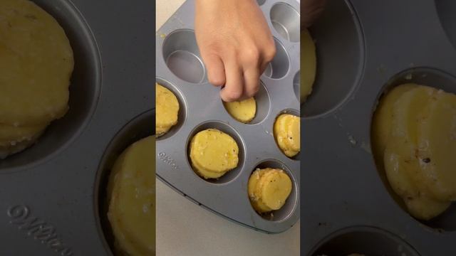 Garlic Parmesan Stacked Potatoes смотреть онлайн