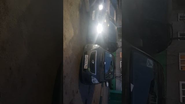 парковка у дома. и такая ситуация иногда возникает у каждого. очередной дятел смотреть онлайн