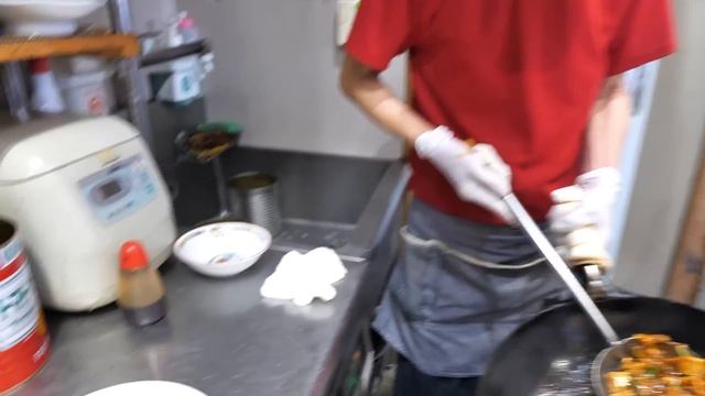 岡山）止まらない麻婆豆腐！自動的に米無料おかわりに手が伸びてしまう９６０円ガツ盛り定食が凄い смотреть онлайн