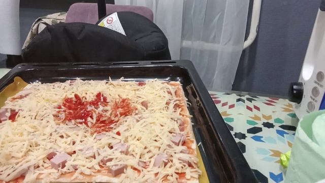 делаем among пиццу.mp4 смотреть онлайн