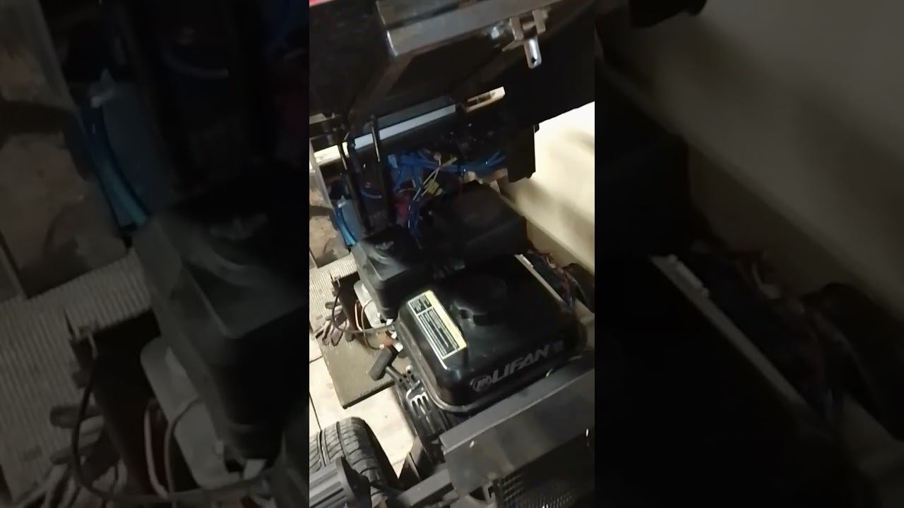 Бомба от коммуняк #ремонт #своимируками #минитрактор #запчасти #трактор смотреть онлайн