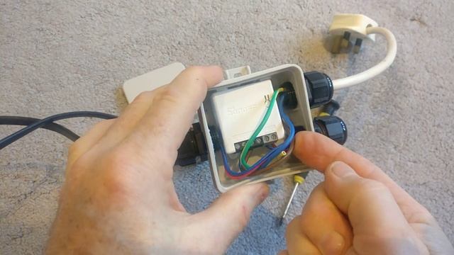 Install a Sonoff Mini in a junction Box смотреть онлайн