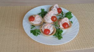 Закуска с творожным сыром и крабовым мясом в тарталетки
