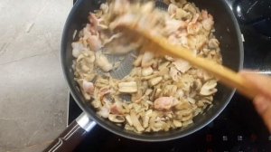 Паста Карбонара с беконом, сливками  и грибами |вкусно и быстро |вкус как покушал в Италии |