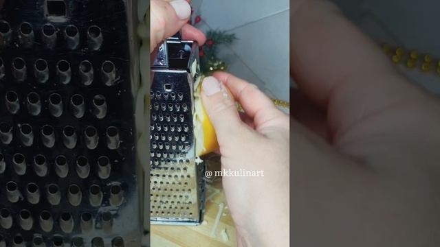 Закуска по-новогоднему со шпротами♨️ #рецепты #mkkulinart #shorts #новыйгод смотреть онлайн