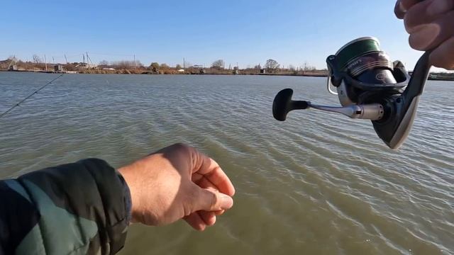 САЗАН ЖИРУЕТ, зима скоро, бешенный клёв карпа в конце ноября смотреть онлайн