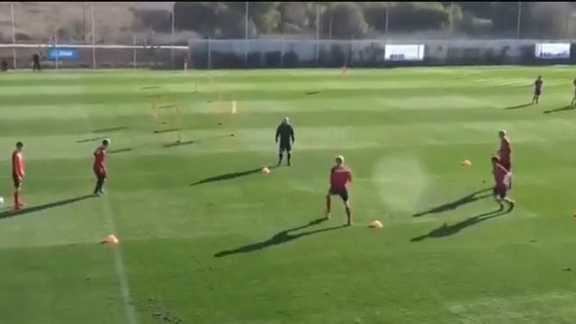 Футбольное упражнение на улучшение навыков паса смотреть онлайн