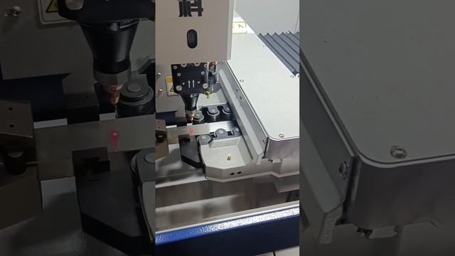 Лазерная резка труб на высокоскоростном труборезе LPC80-A5-AF6000/3000 Raycus смотреть онлайн