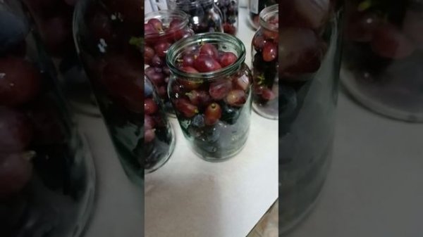 Консервация винограда.