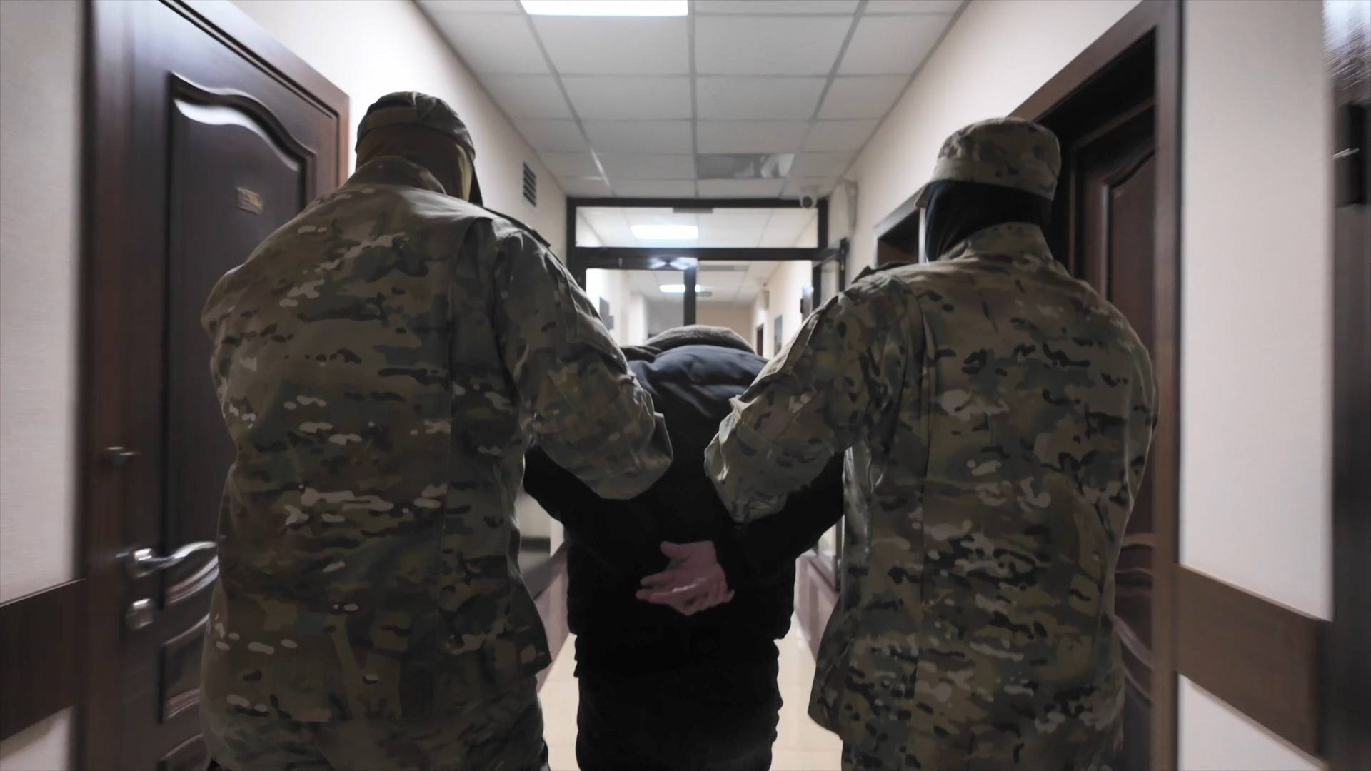 В КРЫМУ ЗАДЕРЖАН ПОСОБНИК УКРАИНСКИХ СПЕЦСЛУЖБ смотреть онлайн