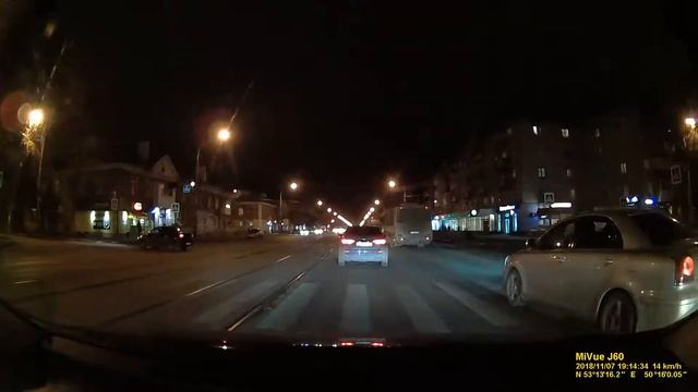 Видеорегистратор Mio MiVue J60 - ночная съёмка смотреть онлайн