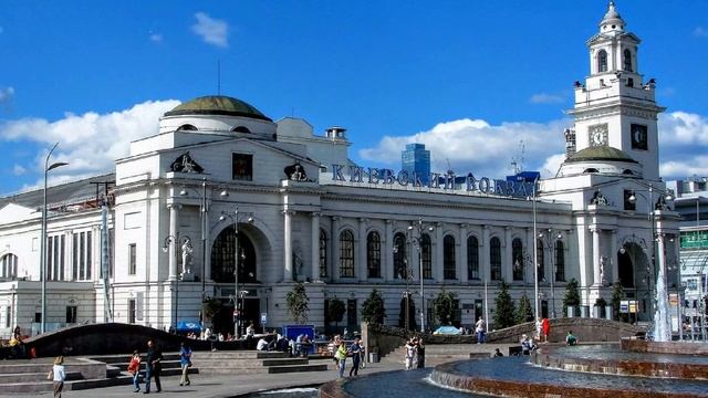 М.А. Булгаков. Мастер и Маргарита. Глава 18. Неудачливые визитёры. смотреть онлайн