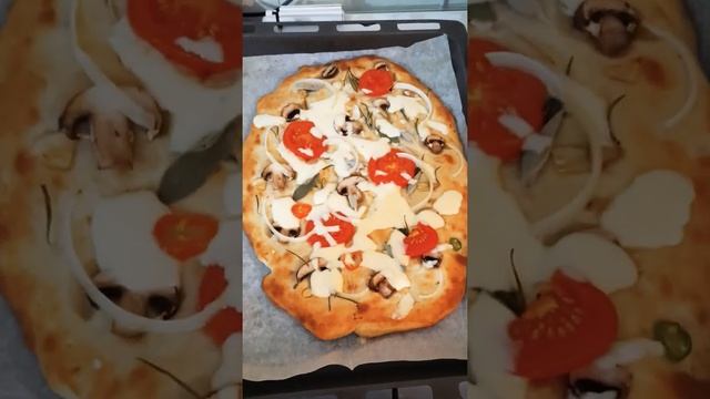 Focaccia. Very Tasty // Фукачча. Очень вкусно.