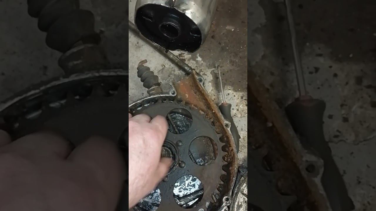 Опасные цепи и проблемы в улитке #своимируками #мото #мотоцикл #ремонт #сделайсам #иж #юпитер смотреть онлайн