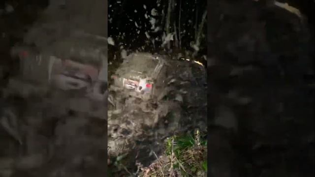 Эта ТурбоНива делает грязевой дождь!Полные выезды на нашем канале! #skrdoffroad #турбозверь #offroad смотреть онлайн