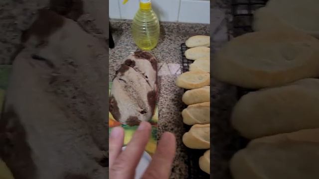 pão francês feito em casa e pão de chocolate cacau fermentação natural #panificacao #paoartesanal смотреть онлайн
