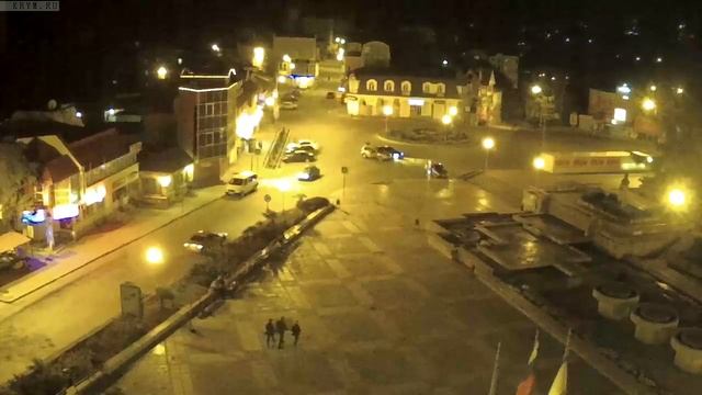 Вебкамера "Площадь Советская". Запись 05.05.2016 22:00:14 смотреть онлайн