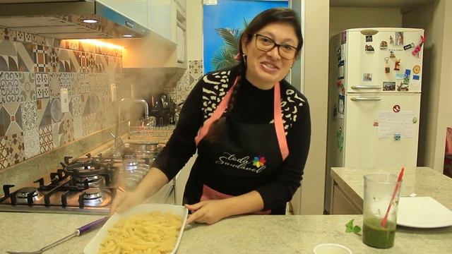 MASSA PENNE COM MOLHO PESTO DE MANJERICÃO (PESTO GENOVÊS) смотреть онлайн