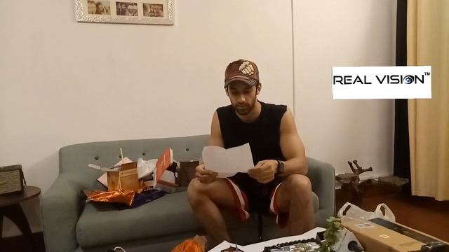 Karan Vohra #KaranVohra Birthday Gifts Segment Part 1 - #Каран Вохра Сегмент индийских смотреть онлайн