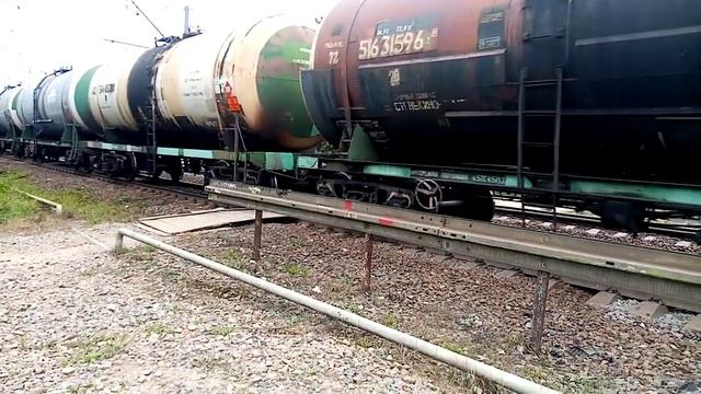 Электровоз ВЛ11м-310/337 с грузовым поездом смотреть онлайн