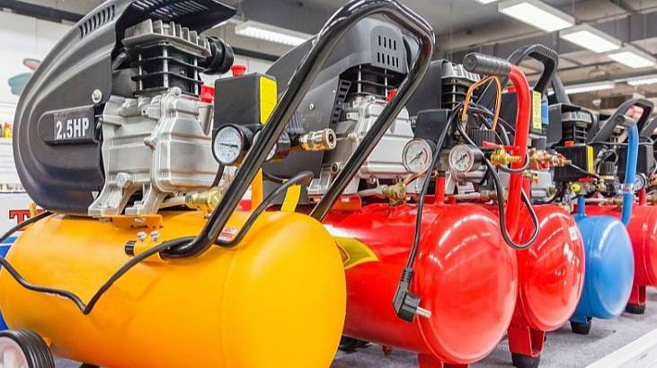 Снаряжаем и испытываем компрессор на 50л в гараже смотреть онлайн