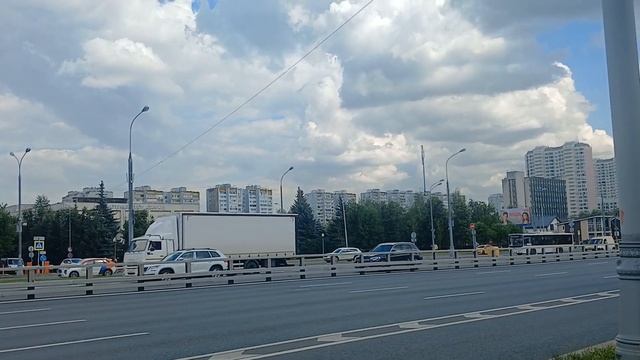 Автобусы у Метро Домодедовская смотреть онлайн