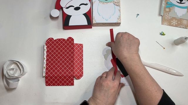 Christmas Character Gift Bags SVG Assembly Tutorial смотреть онлайн