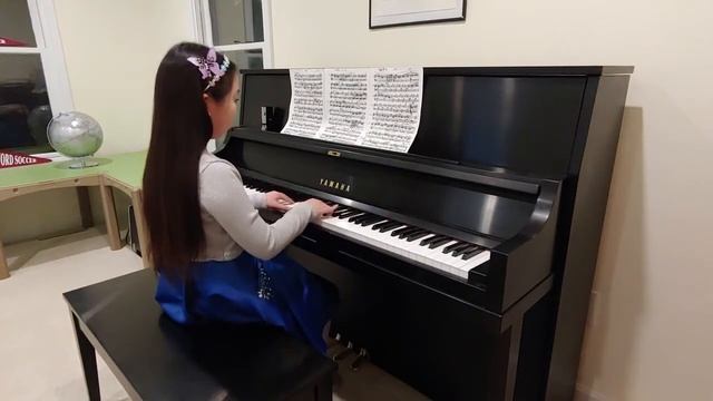 Selena Ge PlaysAllegretto and Tchaikovsky, Op. 40 No. 2 Chanson Triste смотреть онлайн