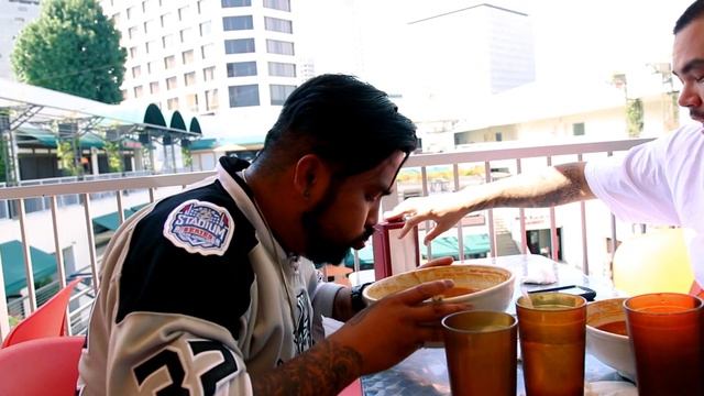 Tony and Jordan Try The Orochon Spicy Ramen Challenge смотреть онлайн
