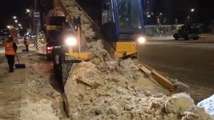 В ночь на 17 декабря с улицы Минаева вывезено 40 самосвалов снега