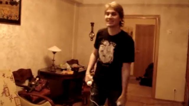 Люди играют в Wii - 1 смотреть онлайн