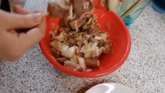 Вкусный и ароматный шашлык. смотреть онлайн