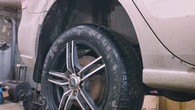 vw polo sedan замена задних амортизаторов смотреть онлайн