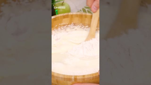 Шарлотка в мультиварке #shorts #мультиварка смотреть онлайн