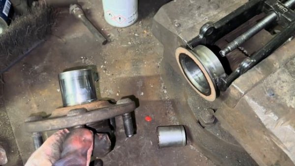 TOYOTA RAV4 ЗАМЕНА ПЕРЕДНЕГО СТУПИЧНОГО ПОДШИПНИКА